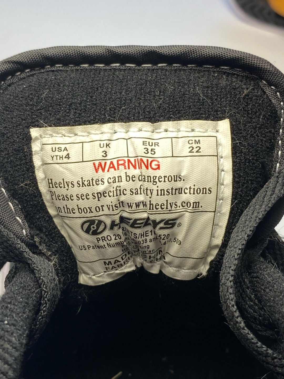 Heelys Flame Print Skate Shoes Black size Y4 13