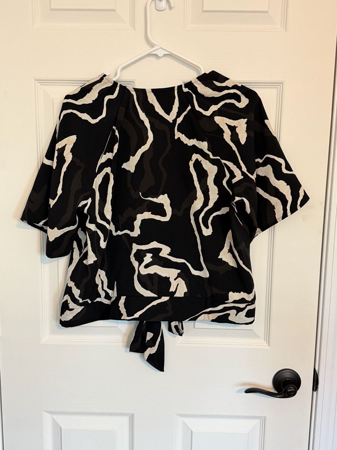 Nine West Abstract Tie Front Blouse Size M 6