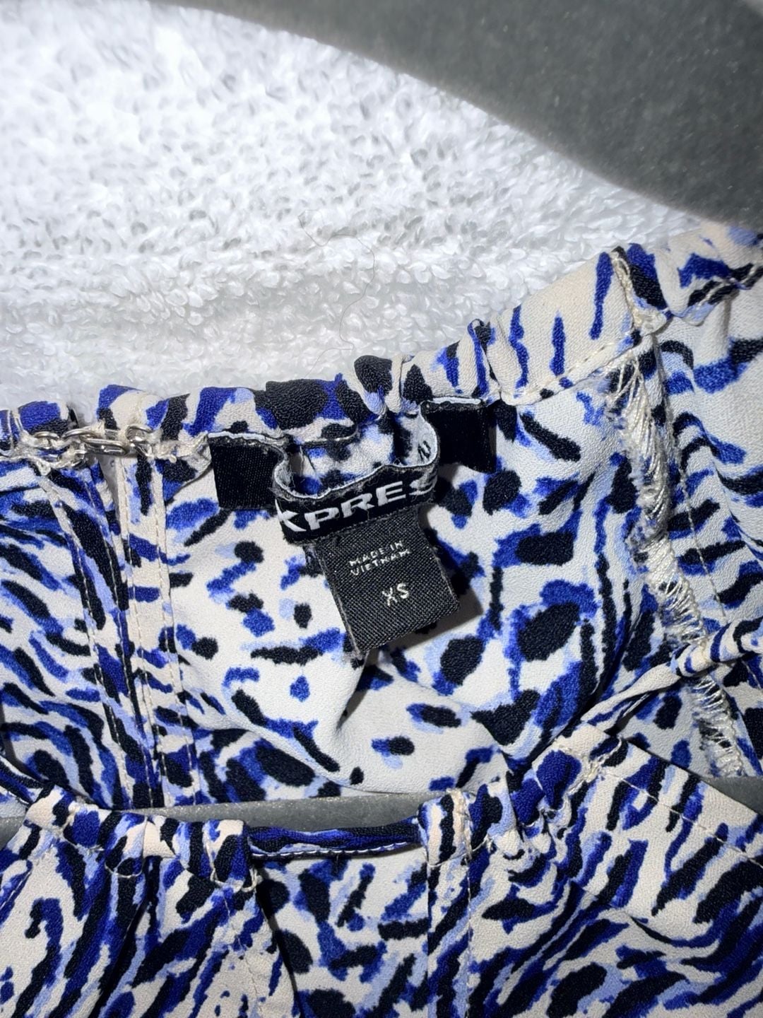 Express Blouse Size XS Blue Black Animal Print Cap Sleeve Top 4