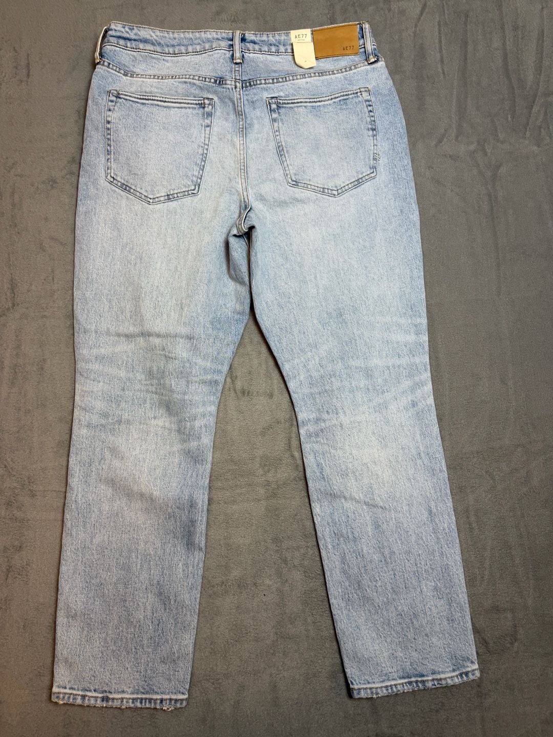 AE77 Cigarette Jeans Size 32 Light Wash Denim Straight Leg New 7