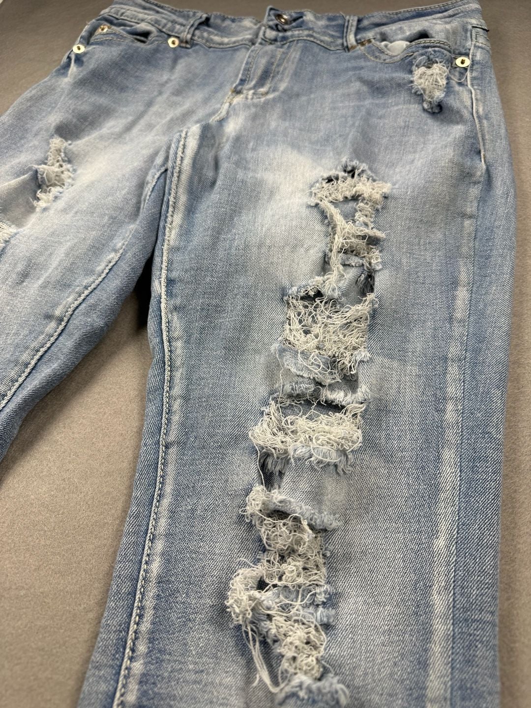 Rue21 Distressed Skinny Jeans Size 13 Light Wash 3