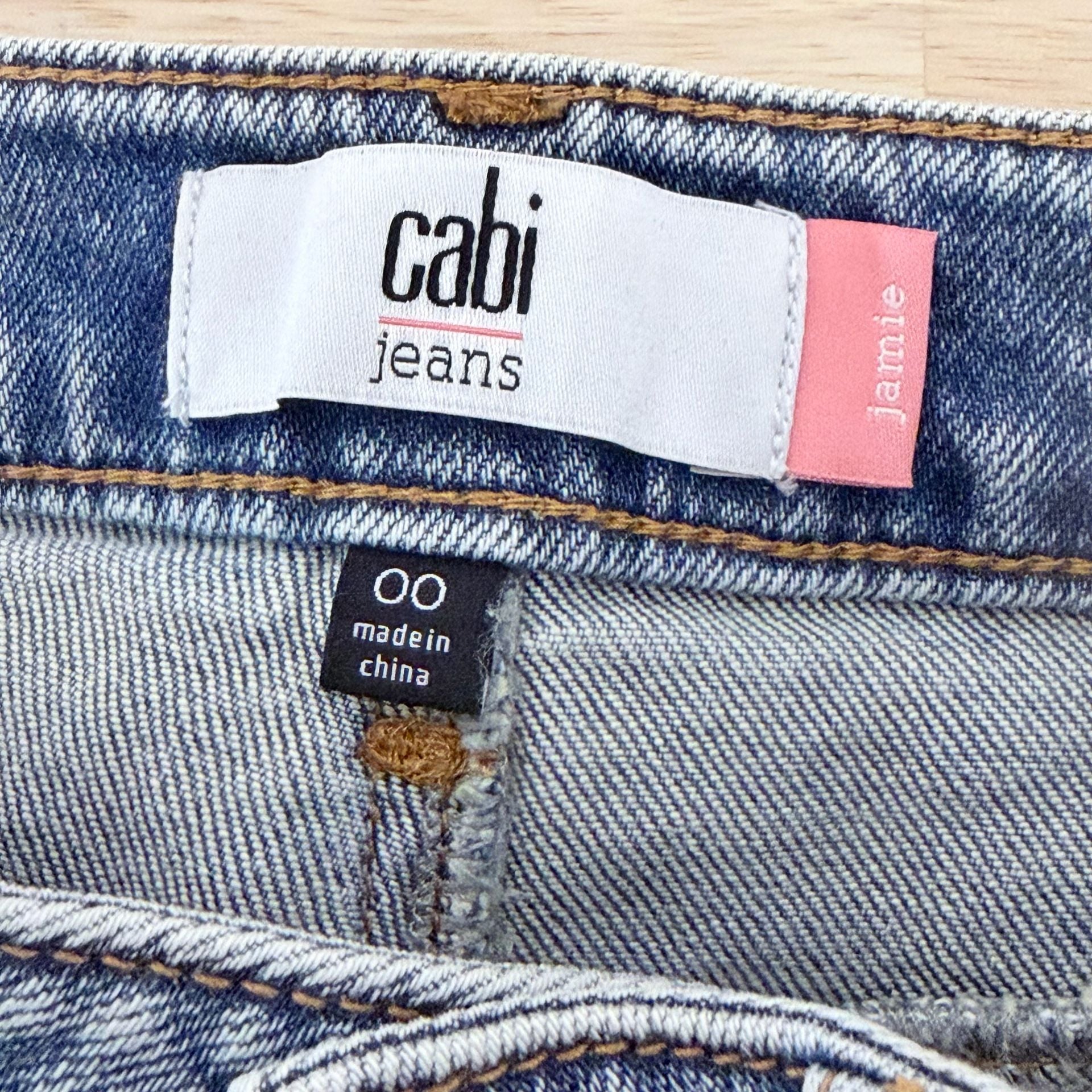 Cabi Jamie Jeans Size 00 Blue Light Wash Straight Leg 4