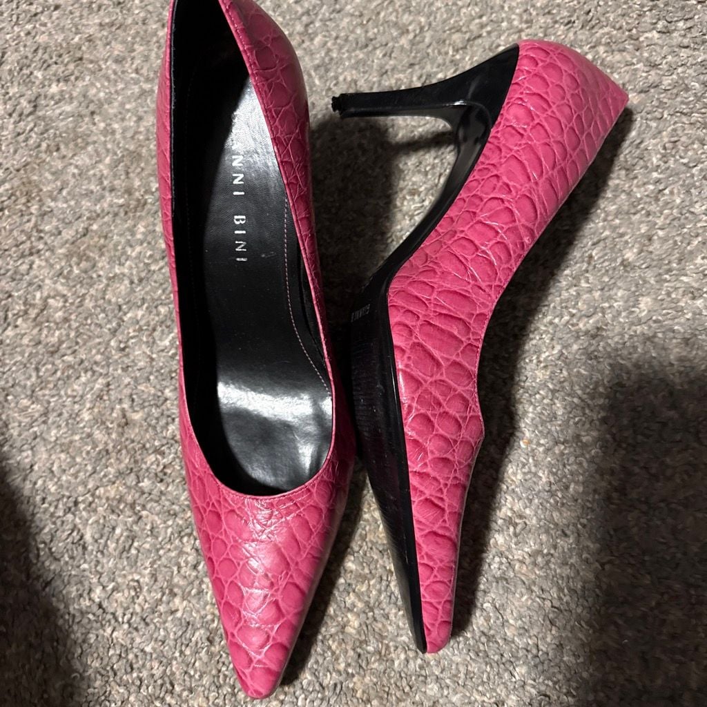 Gianni Bini Pumps Size 8M Pink Croc Embossed Leather Stiletto Heels 6