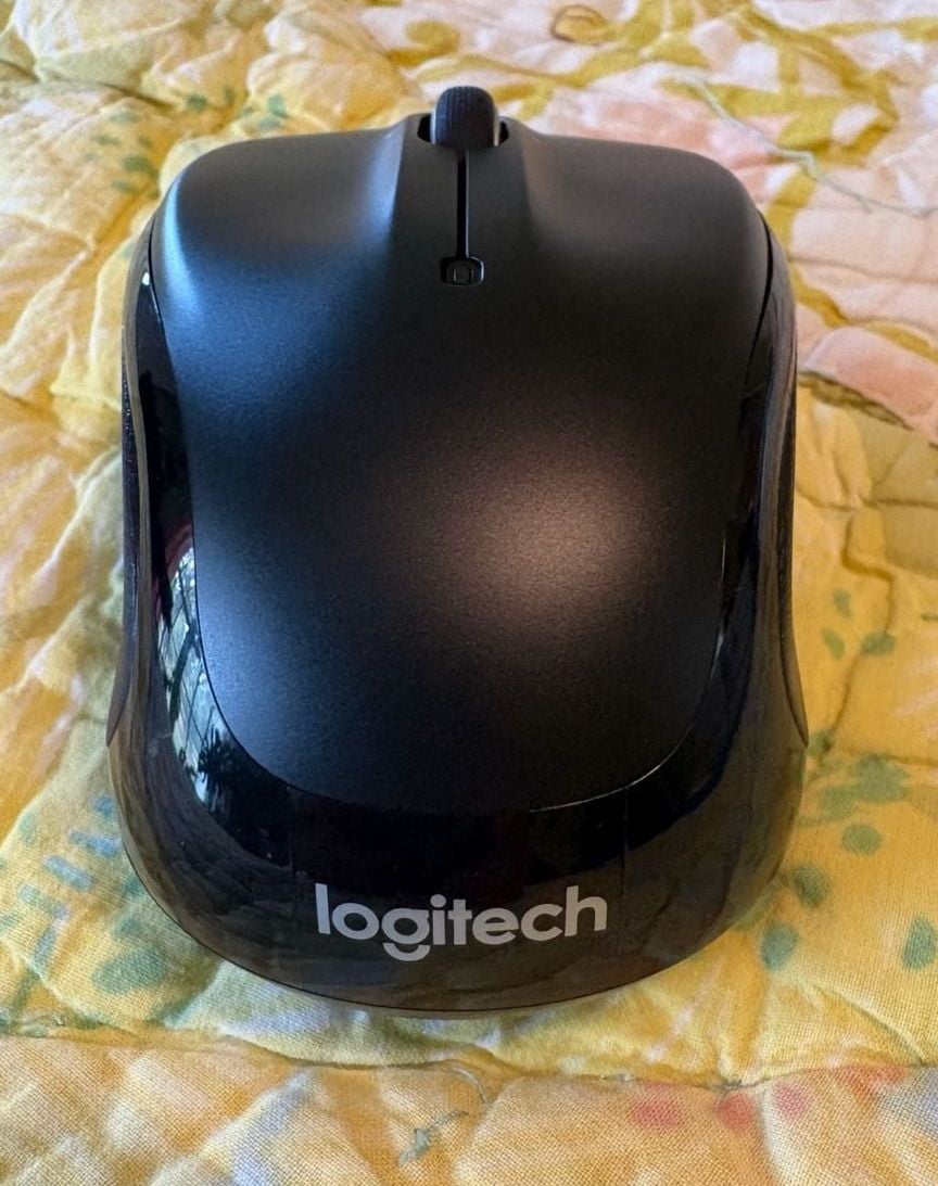 GUC Logitech Wireless Mouse Black 1