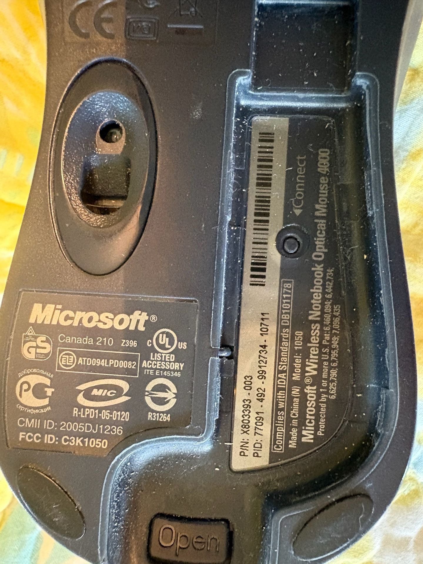 GUC Microsoft Wireless Optical Mouse Black And Silver With USB Receiver 9