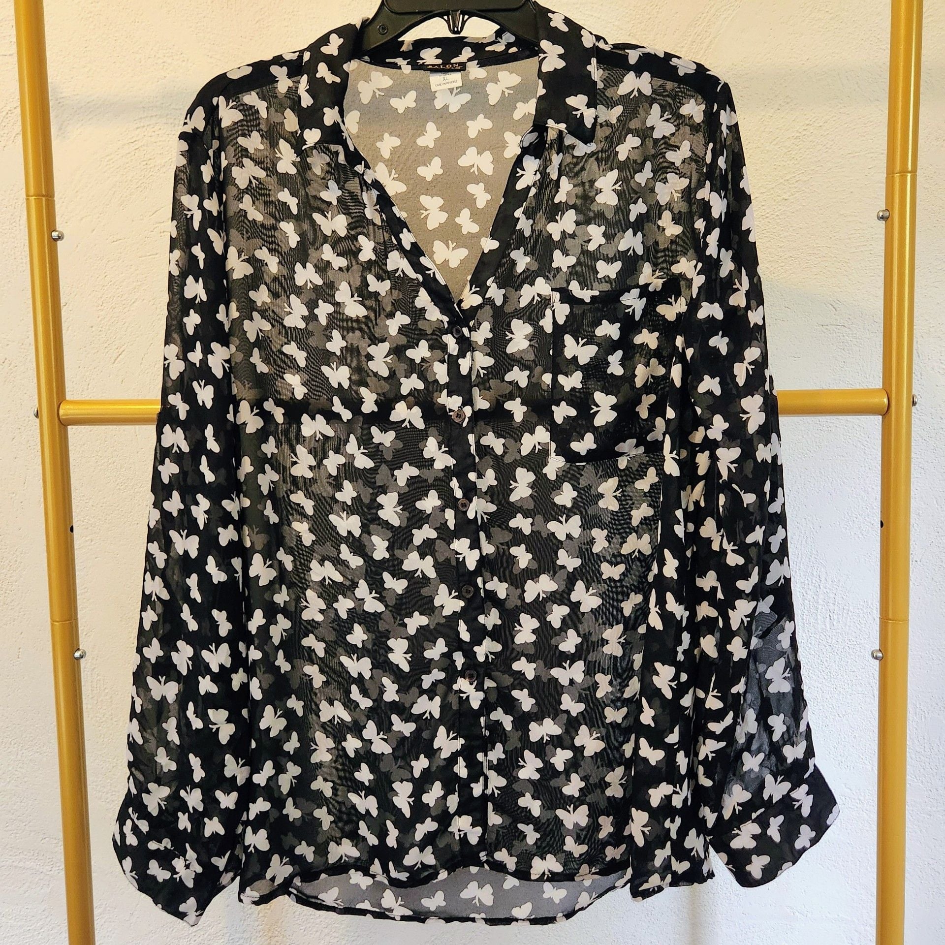 Salon Studio Blouse Size XL Black White Butterfly Print Sheer Button Down 2