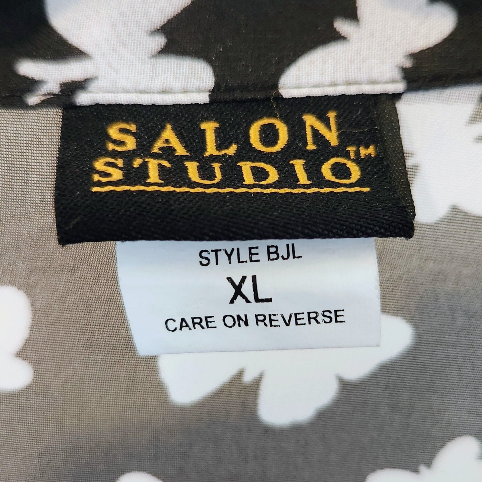 Salon Studio Blouse Size XL Black White Butterfly Print Sheer Button Down 3
