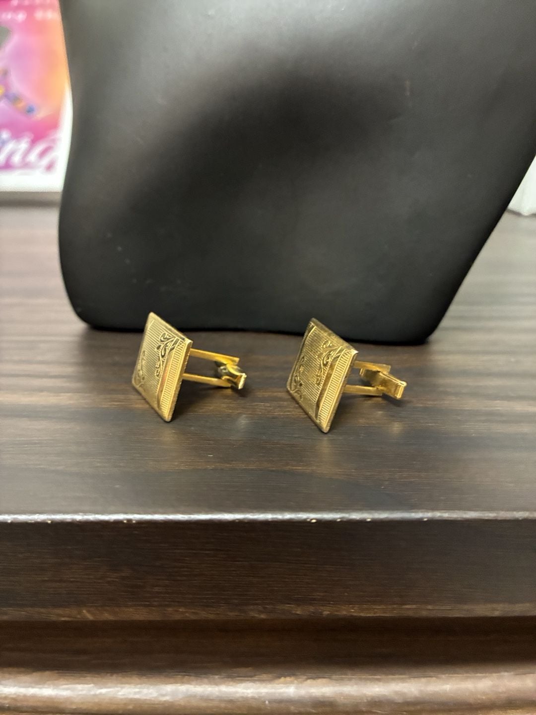 Swank Gold Tone Vintage 1940s Cufflinks Rectangular Engraved Scrollwork 2