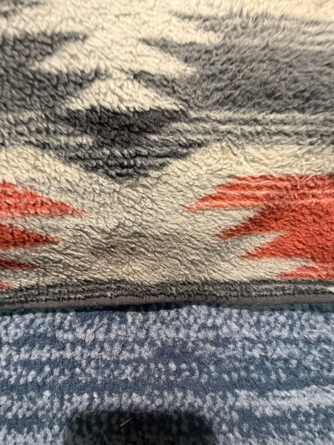 Thread & Supply Fleece Jacket Size M Aztec Pattern Snap Red Wings 10