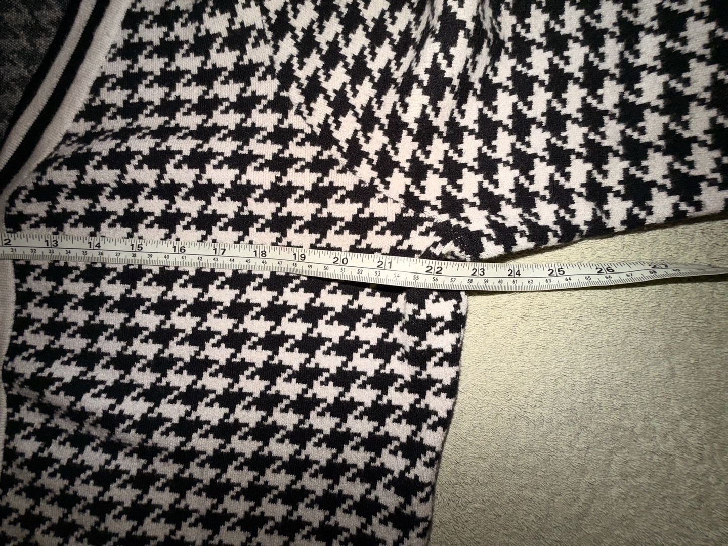 Cyrus Houndstooth Cardigan Sweater Size XL Black White Knit V-Neck 6