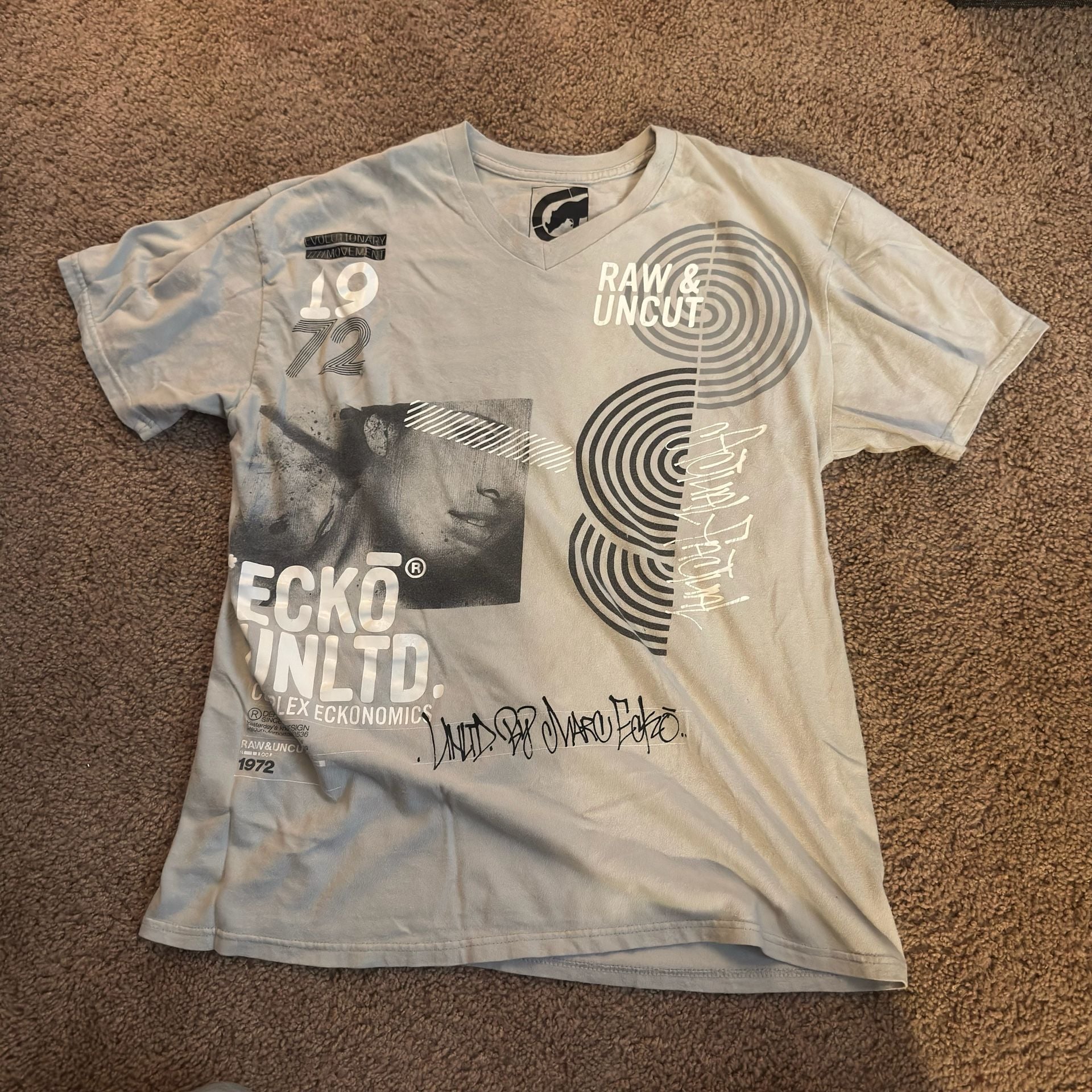 Ecko Unltd Graphic T-Shirt Size Large Gray Raw And Uncut V-Neck 2