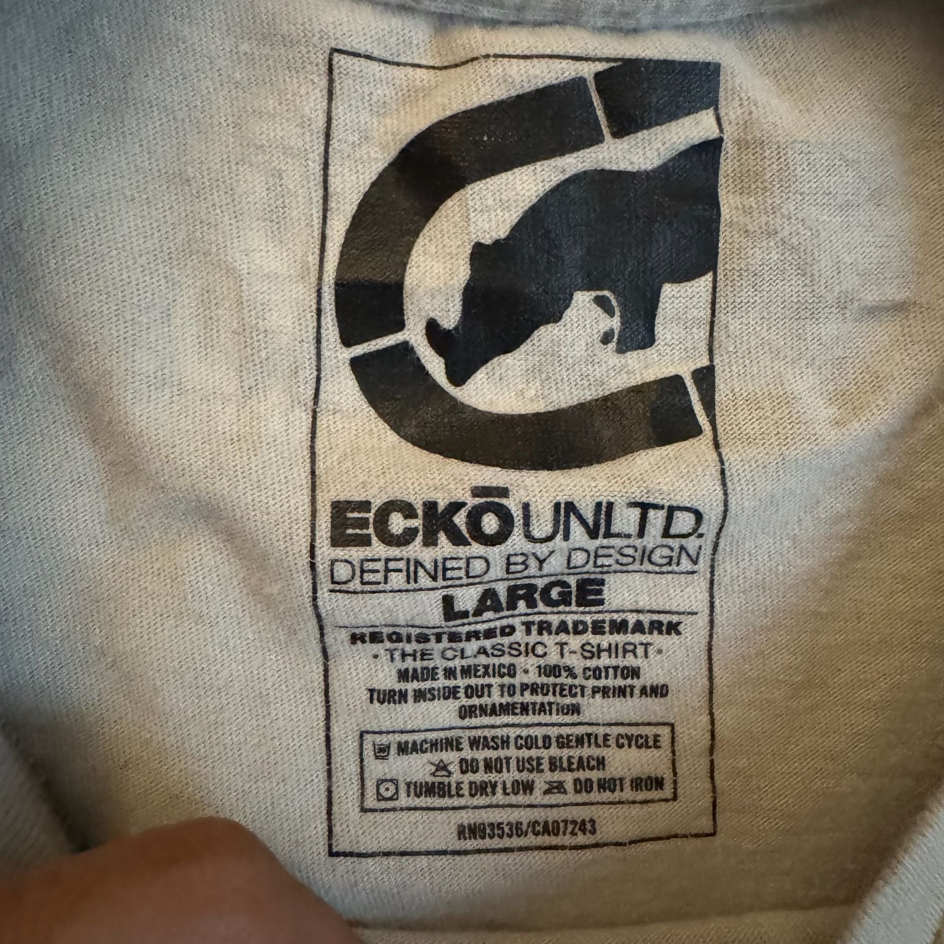 Ecko Unltd Graphic T-Shirt Size Large Gray Raw And Uncut V-Neck 5