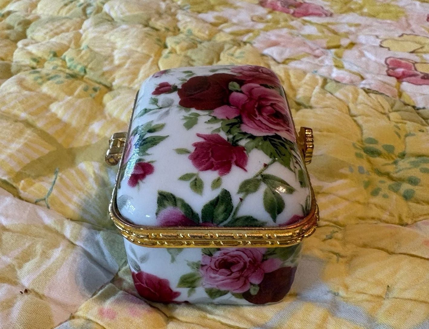 EUC Limoges Porcelain Rose Floral Trinket Box Gold Trim Hinged 5