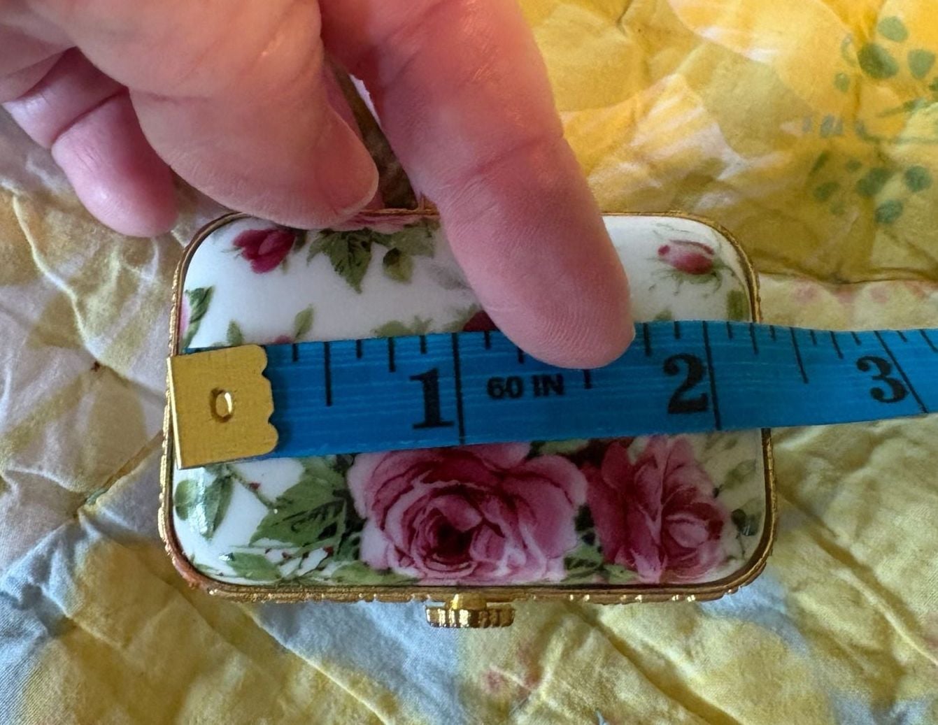 EUC Limoges Porcelain Rose Floral Trinket Box Gold Trim Hinged 7