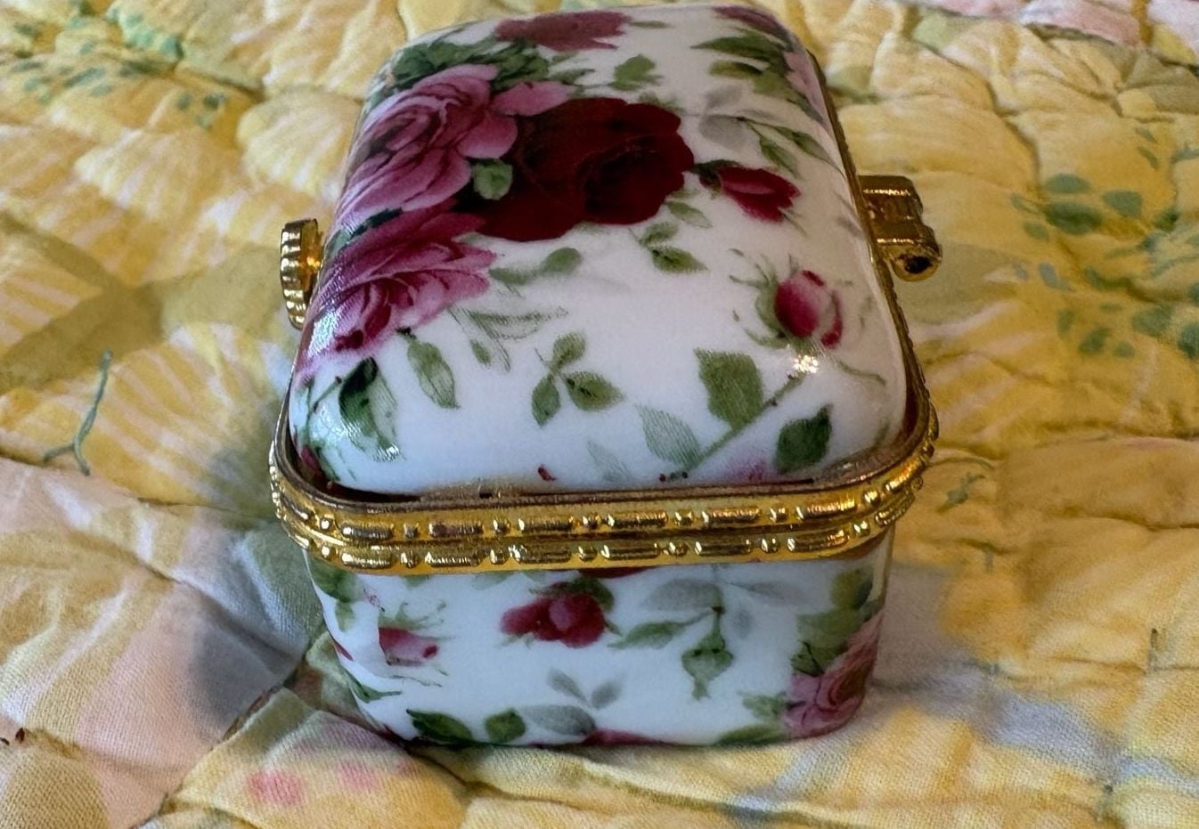 EUC Limoges Porcelain Rose Floral Trinket Box Gold Trim Hinged 6