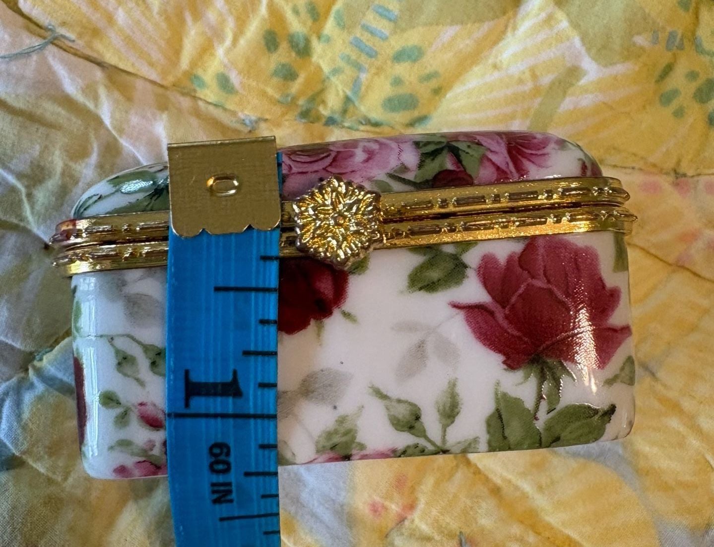 EUC Limoges Porcelain Rose Floral Trinket Box Gold Trim Hinged 8