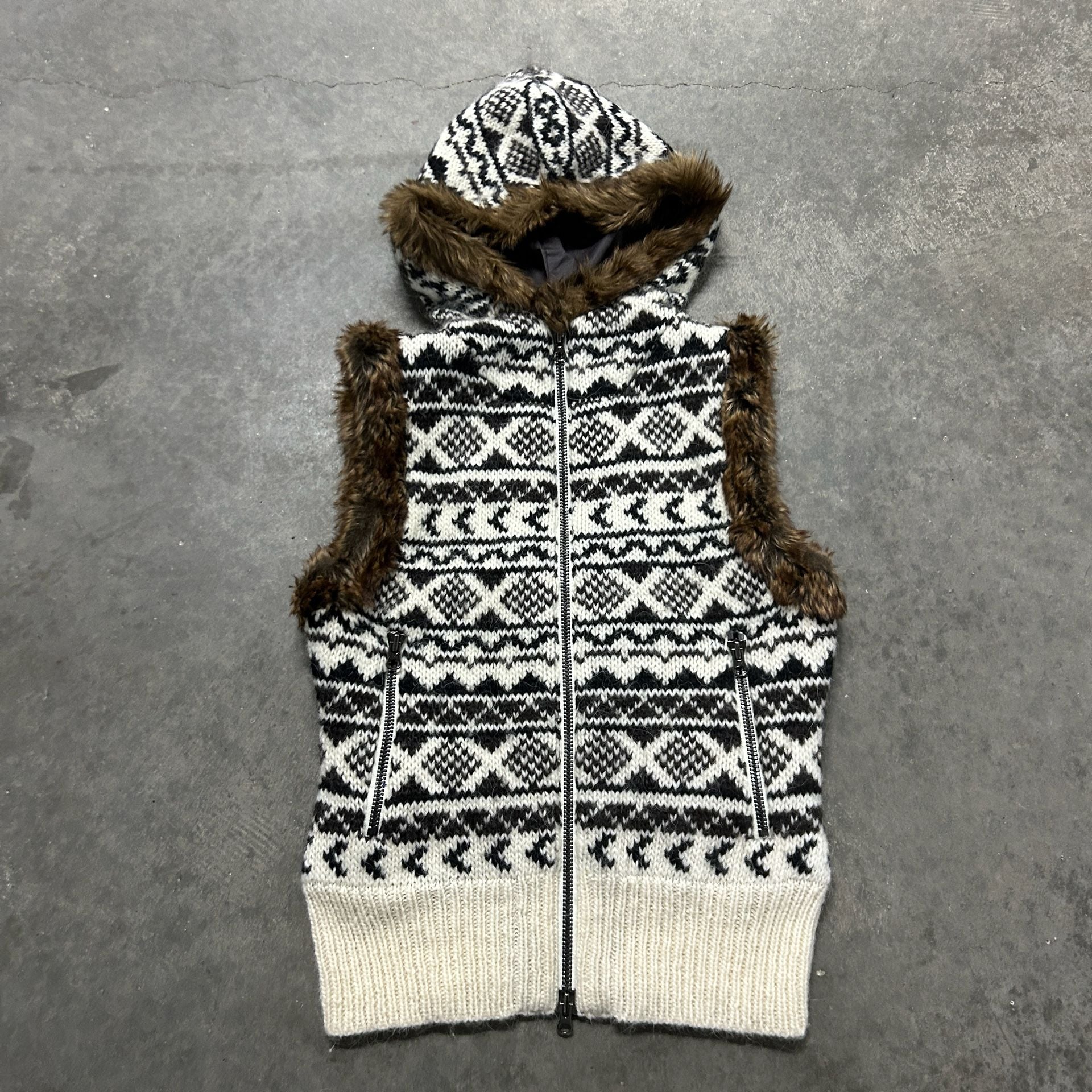 J Davidsson 100% Icelandic Wool Fair Isle Hooded Sweater Vest Faux Fur M 2