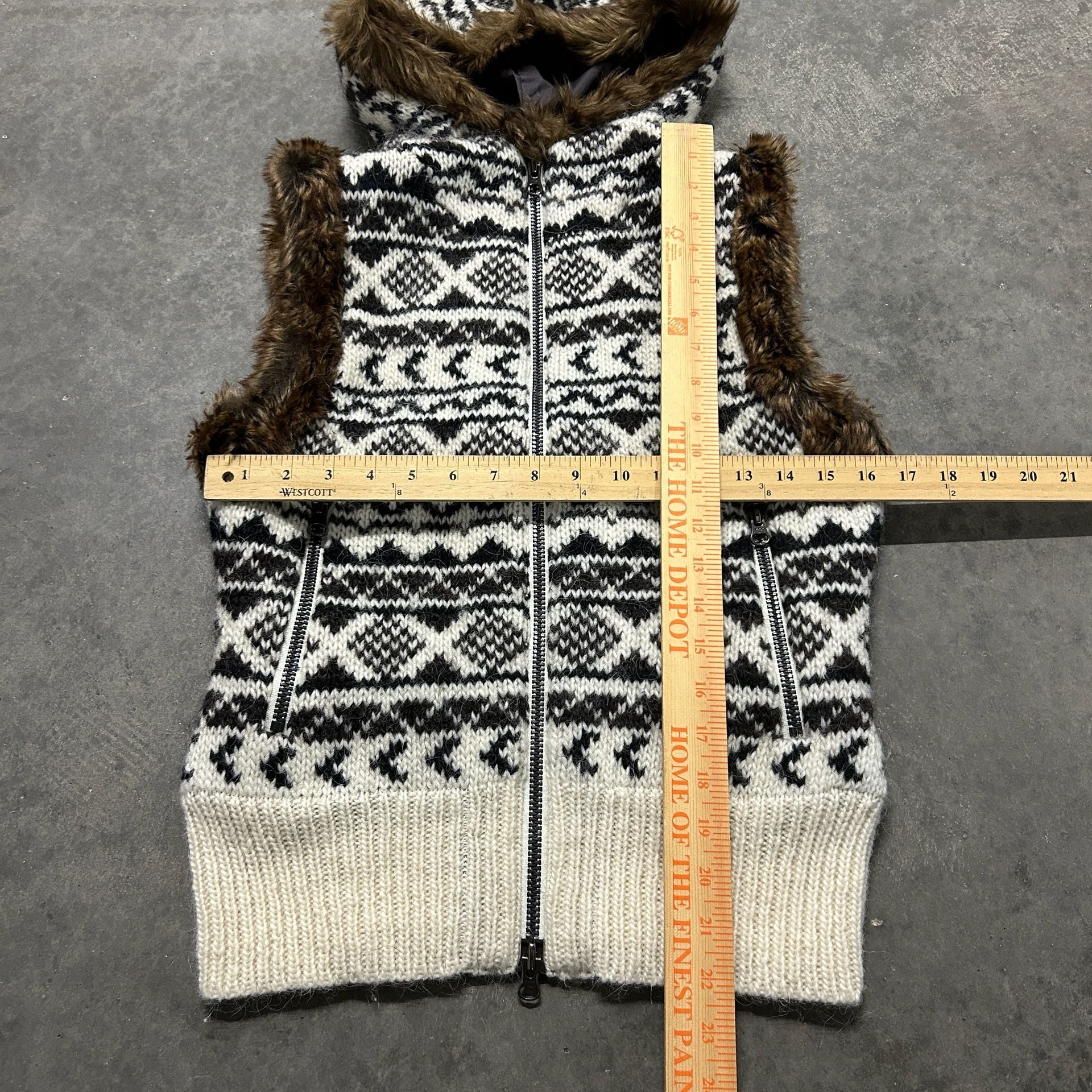 J Davidsson 100% Icelandic Wool Fair Isle Hooded Sweater Vest Faux Fur M 6