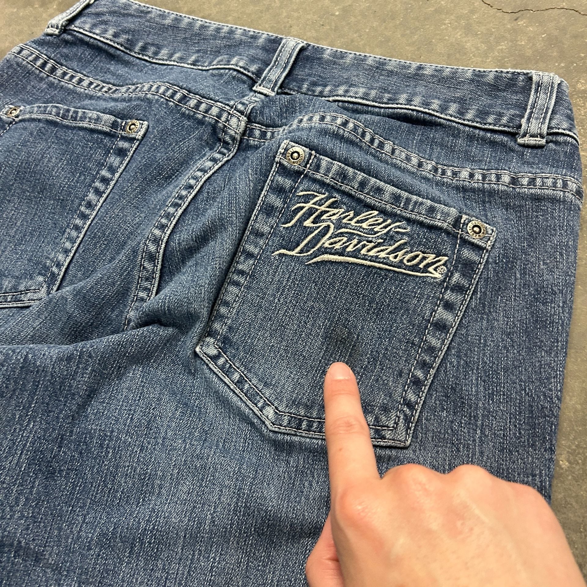 Harley Davidson Womens Size 2 Y2K Capri Jeans Embroidered Logo Cropped Denim 4