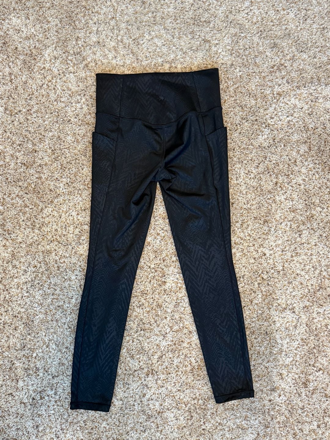 Athleta Salutation Stash Pocket II 7/8 Leggings 2