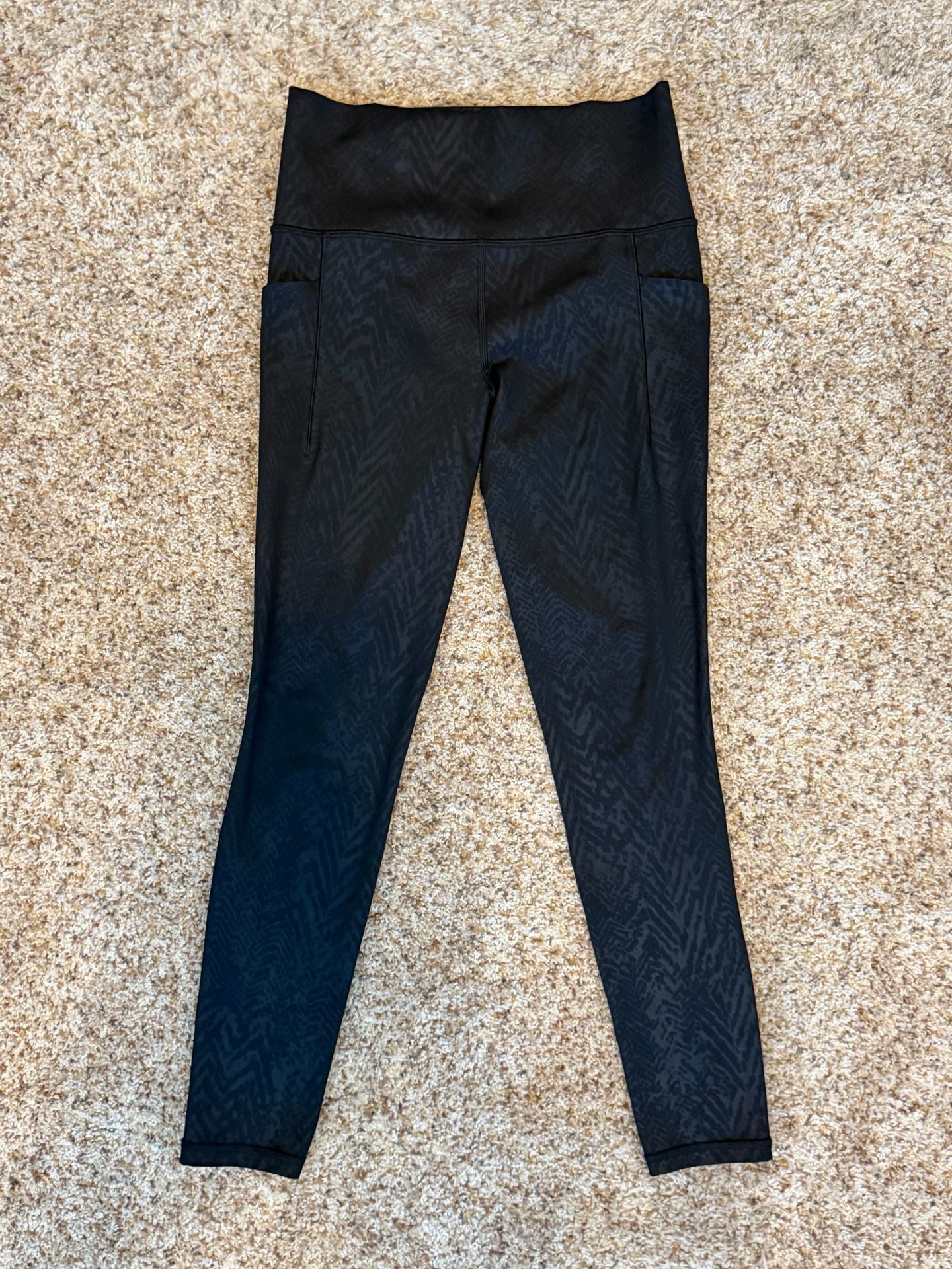Athleta Salutation Stash Pocket II 7/8 Leggings 5