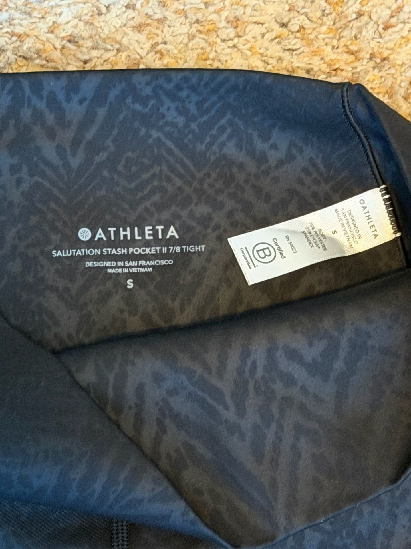 Athleta Salutation Stash Pocket II 7/8 Leggings 3