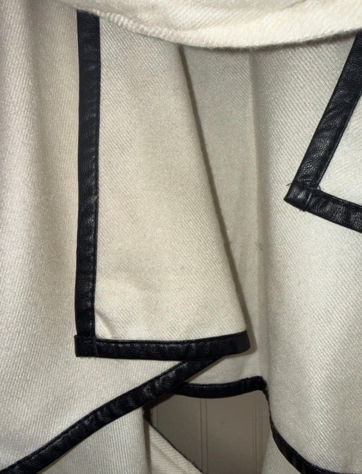 Jessica McClintock Belted Ruana Wrap Cape Black Camel New with Tags 4