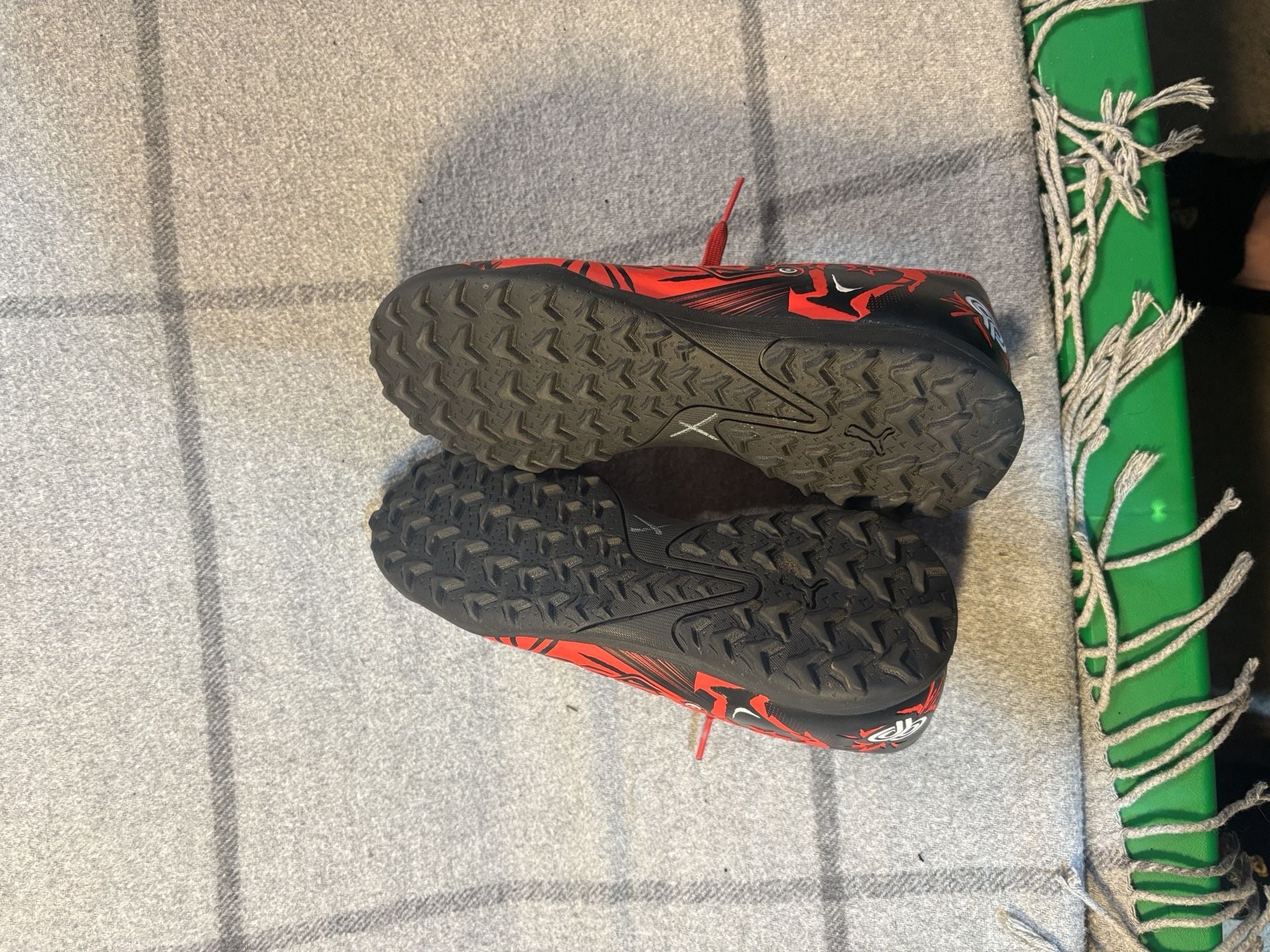 Puma Soccer Shoes Size 4 Red Black Turf Cleats 107492-01 6