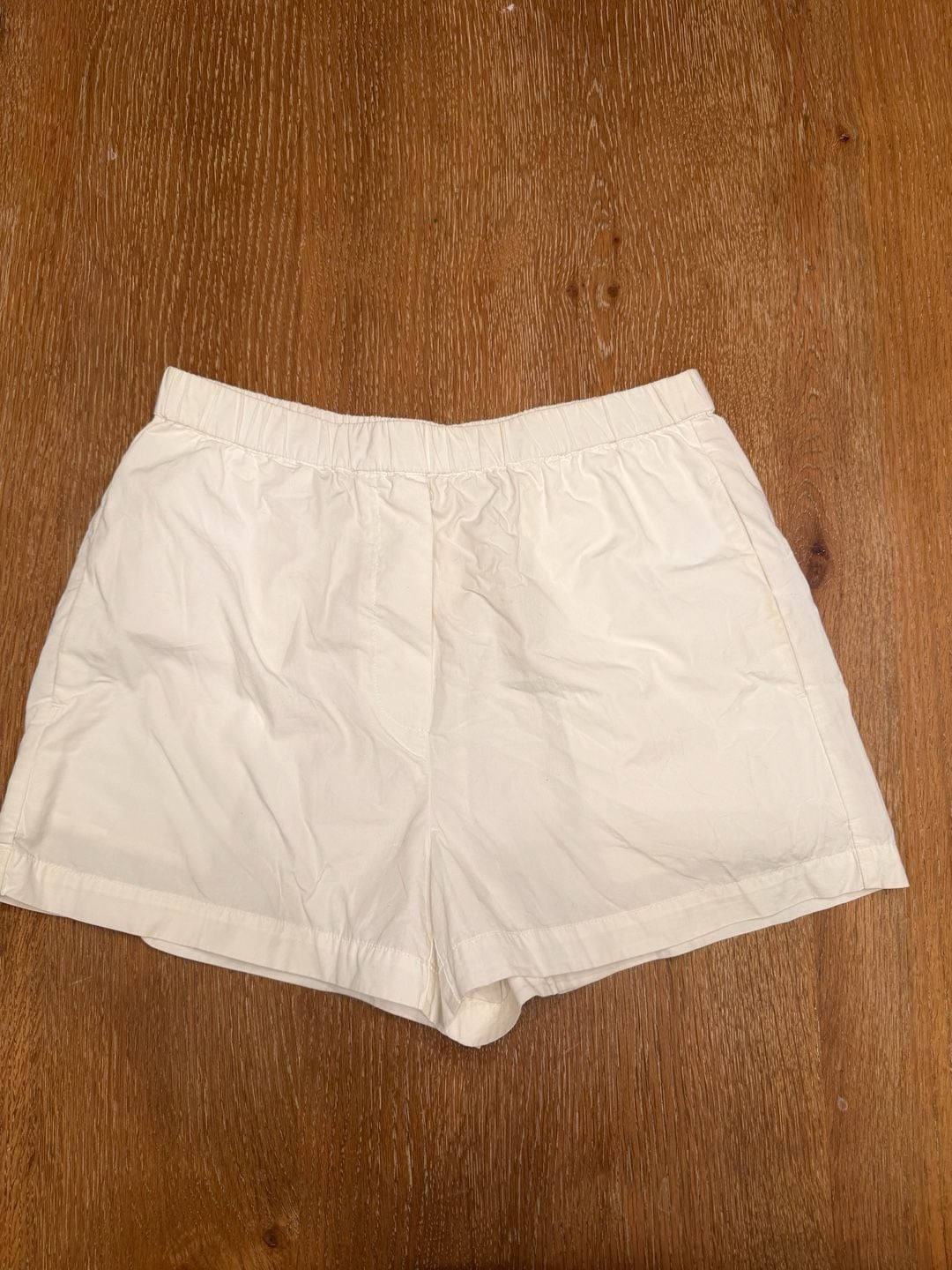 Aritzia Wilfred Free White Breeze 3” High 2