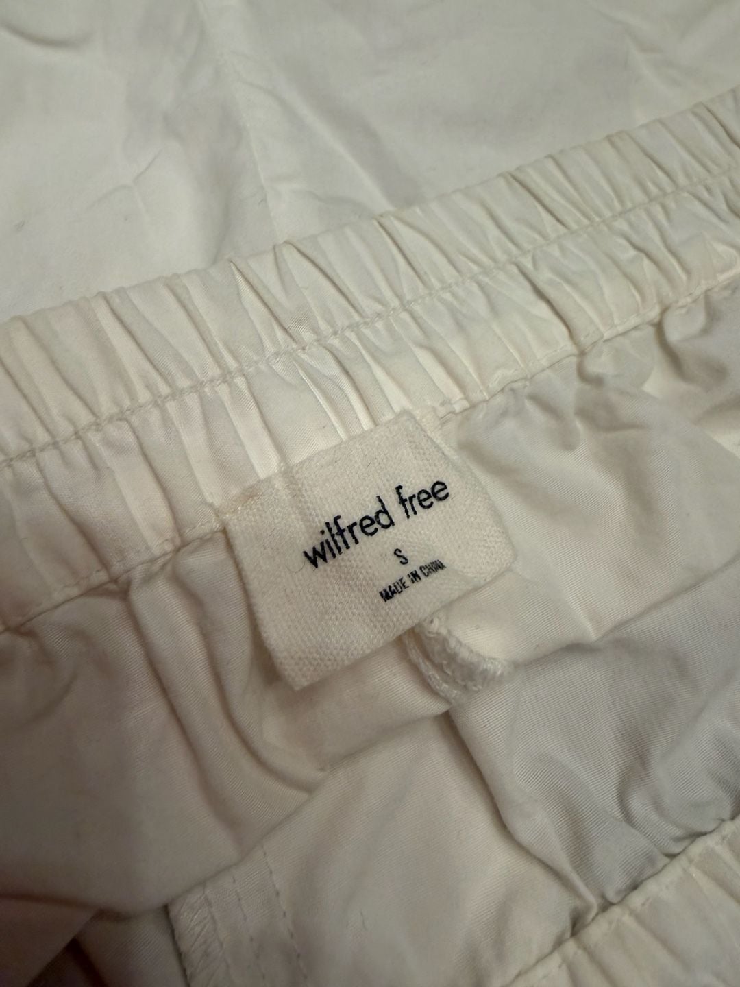 Aritzia Wilfred Free White Breeze 3” High 3
