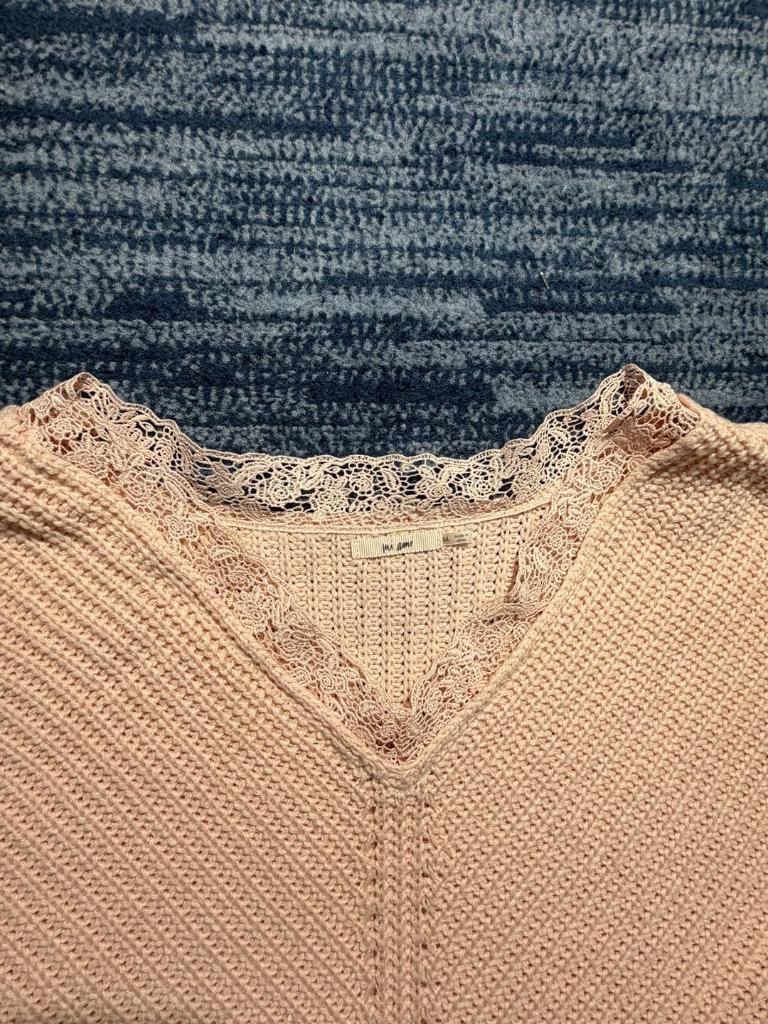 B.P. Lace Trim V-Neck Sweater Size L 3