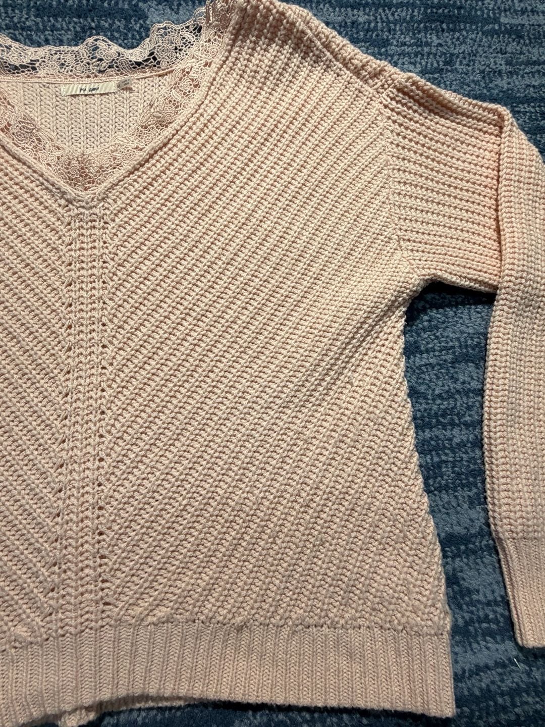 B.P. Lace Trim V-Neck Sweater Size L 4