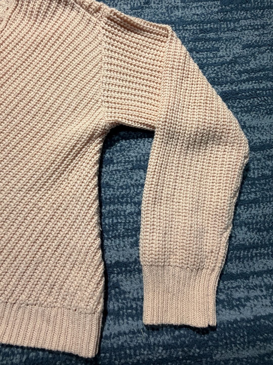 B.P. Lace Trim V-Neck Sweater Size L 5