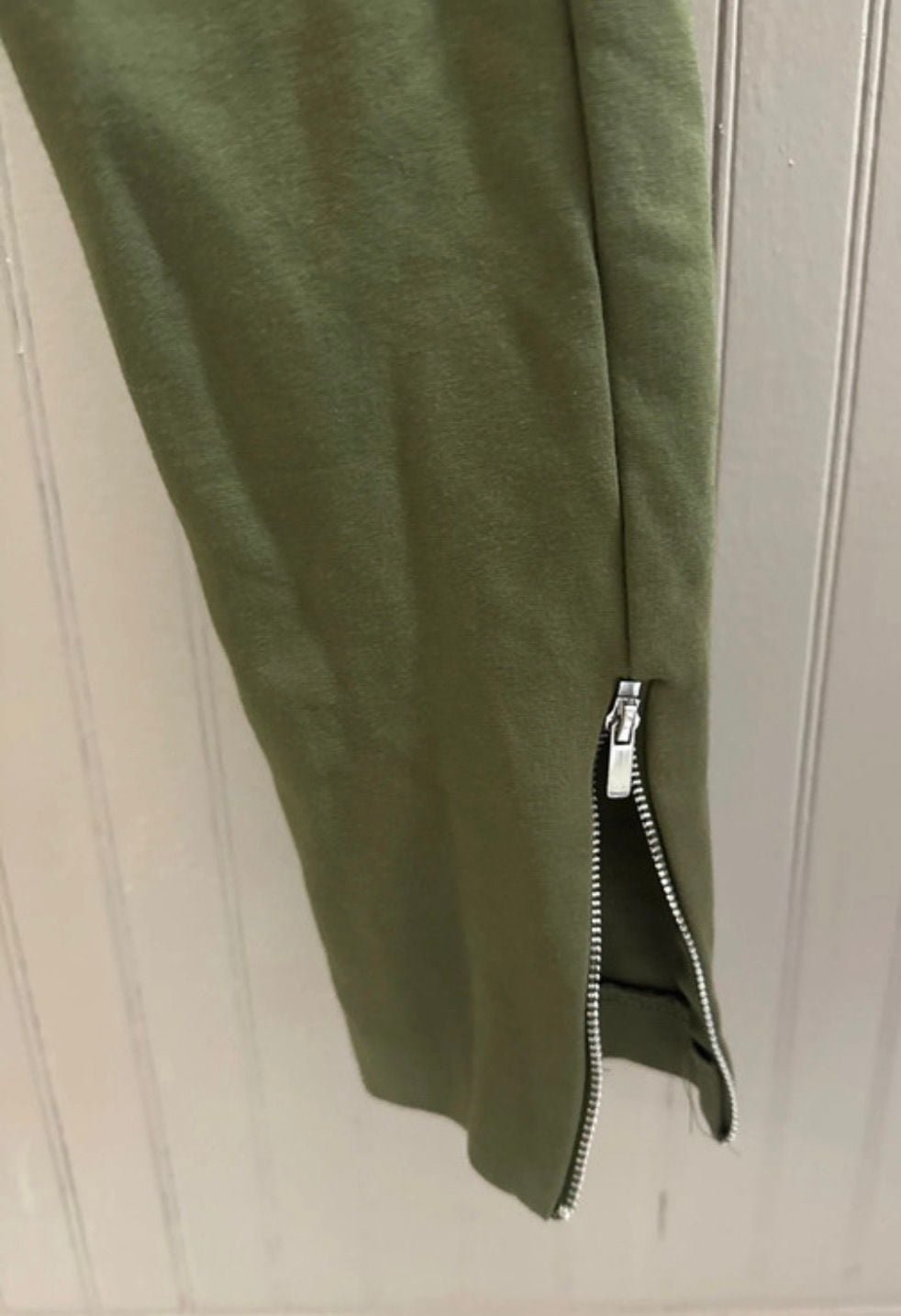 Forever 21 Leggings Size M Olive Green Ankle Zippers 4
