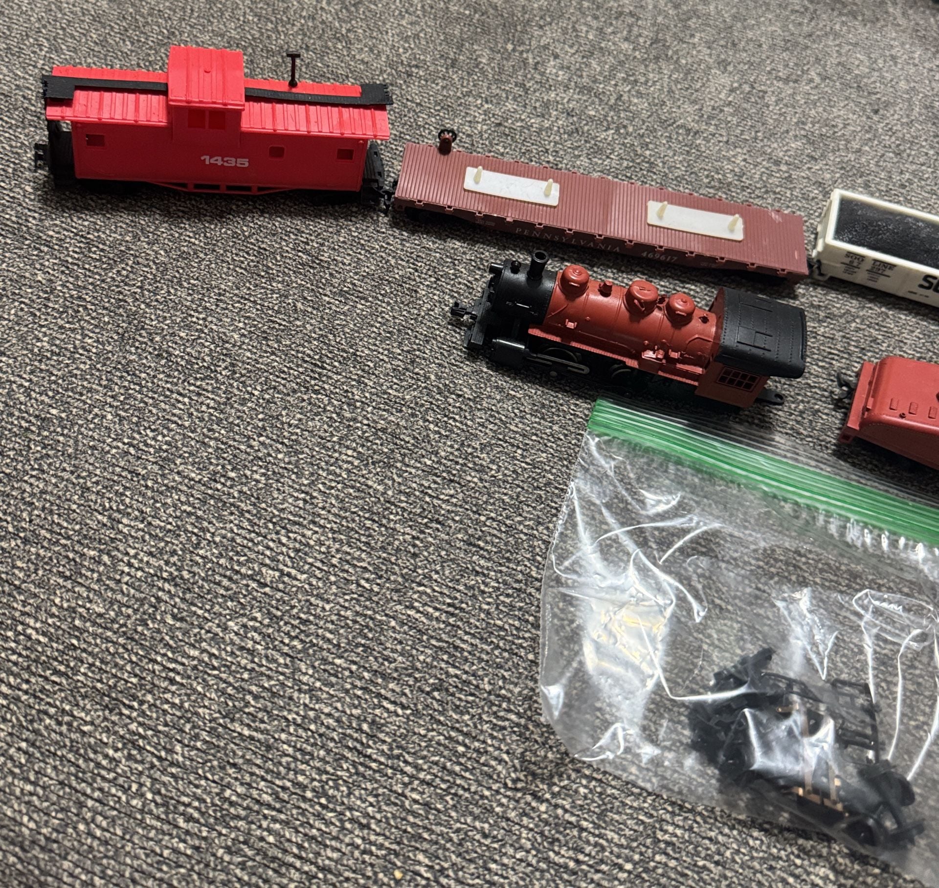 Vintage Model Train Set Playart Lot Steam Locomotive Cars Caboose Tender 4