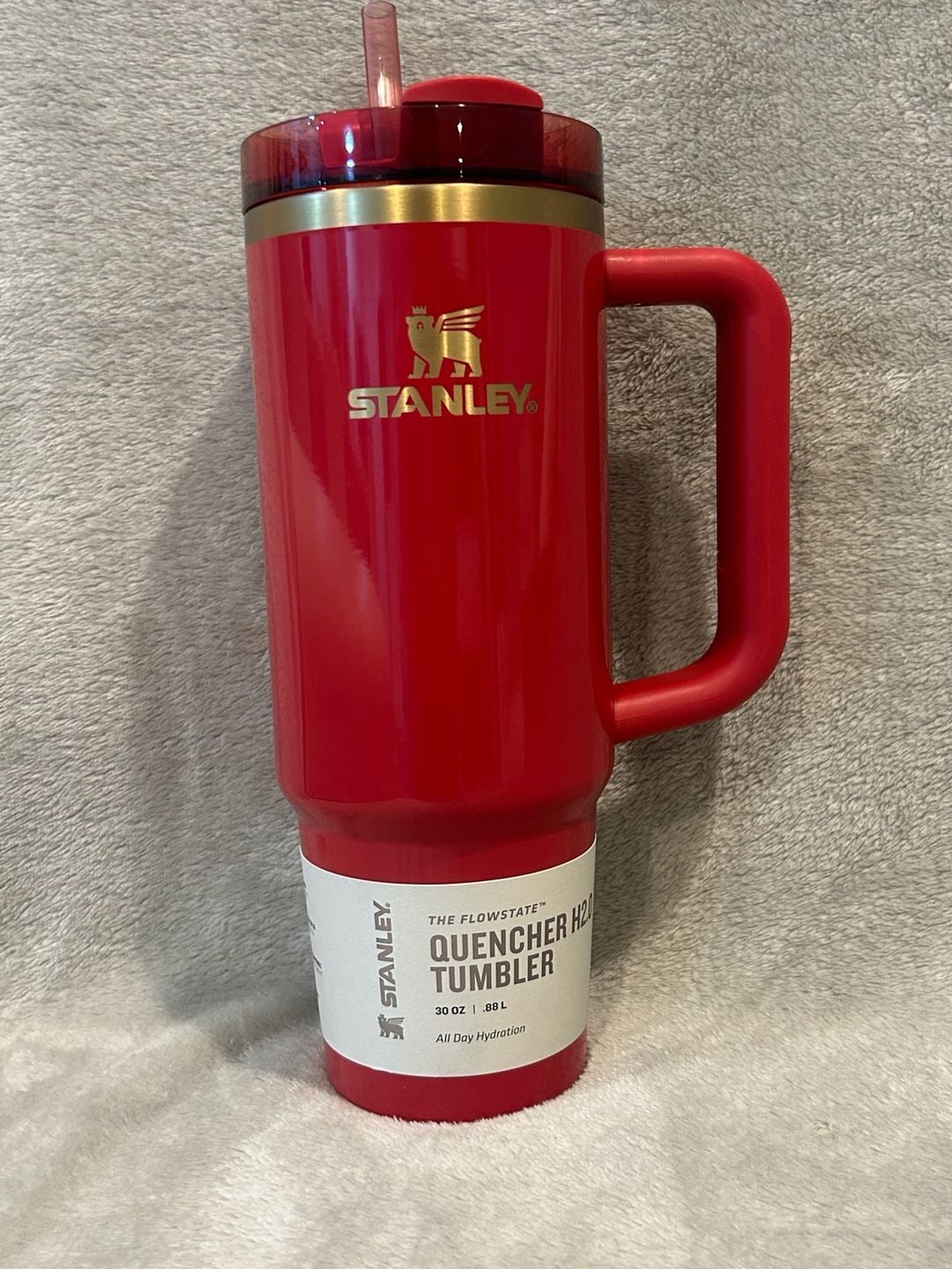 Stanley Quencher H2.0 Tumbler 30 oz Red and Gold 1