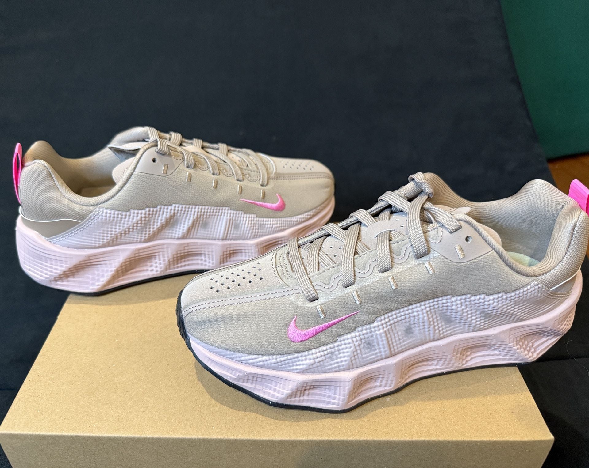 Nike React Sneaker Size 4.5Y Pink/Grey 2