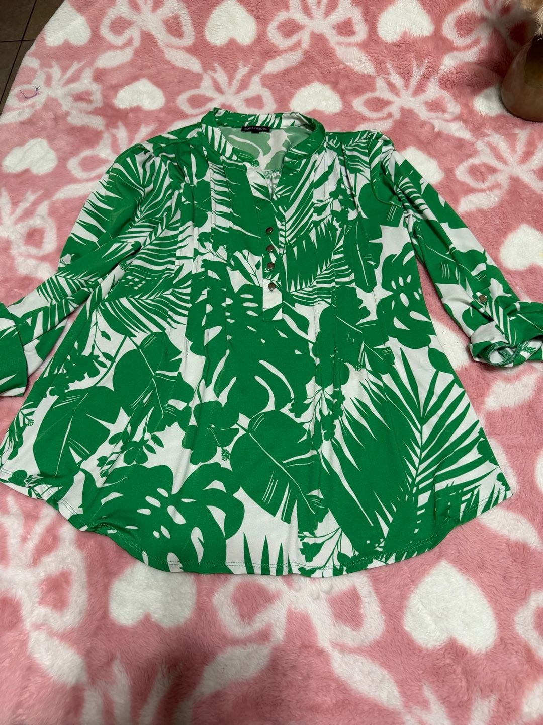 Ava & Grace Green Leaf Print Blouse Size M 3