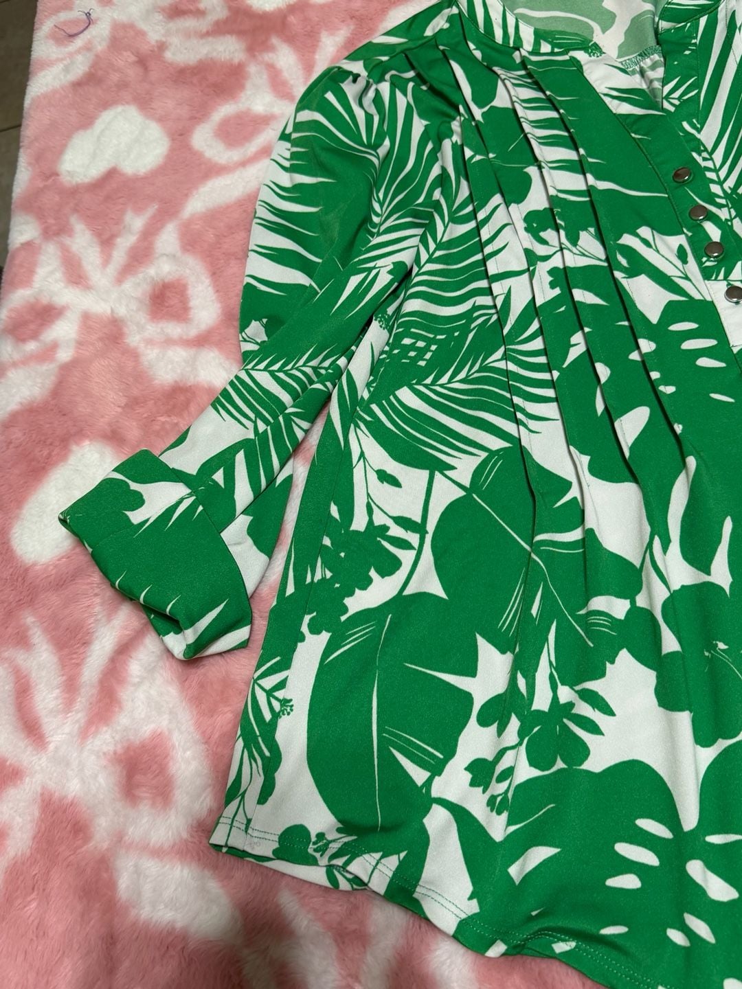 Ava & Grace Green Leaf Print Blouse Size M 5