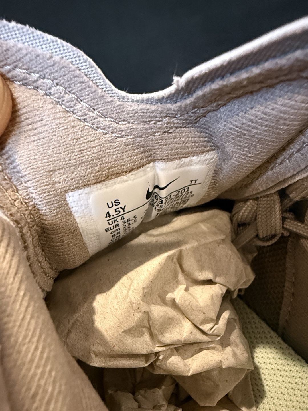 Nike React Sneaker Size 4.5Y Pink/Grey 6