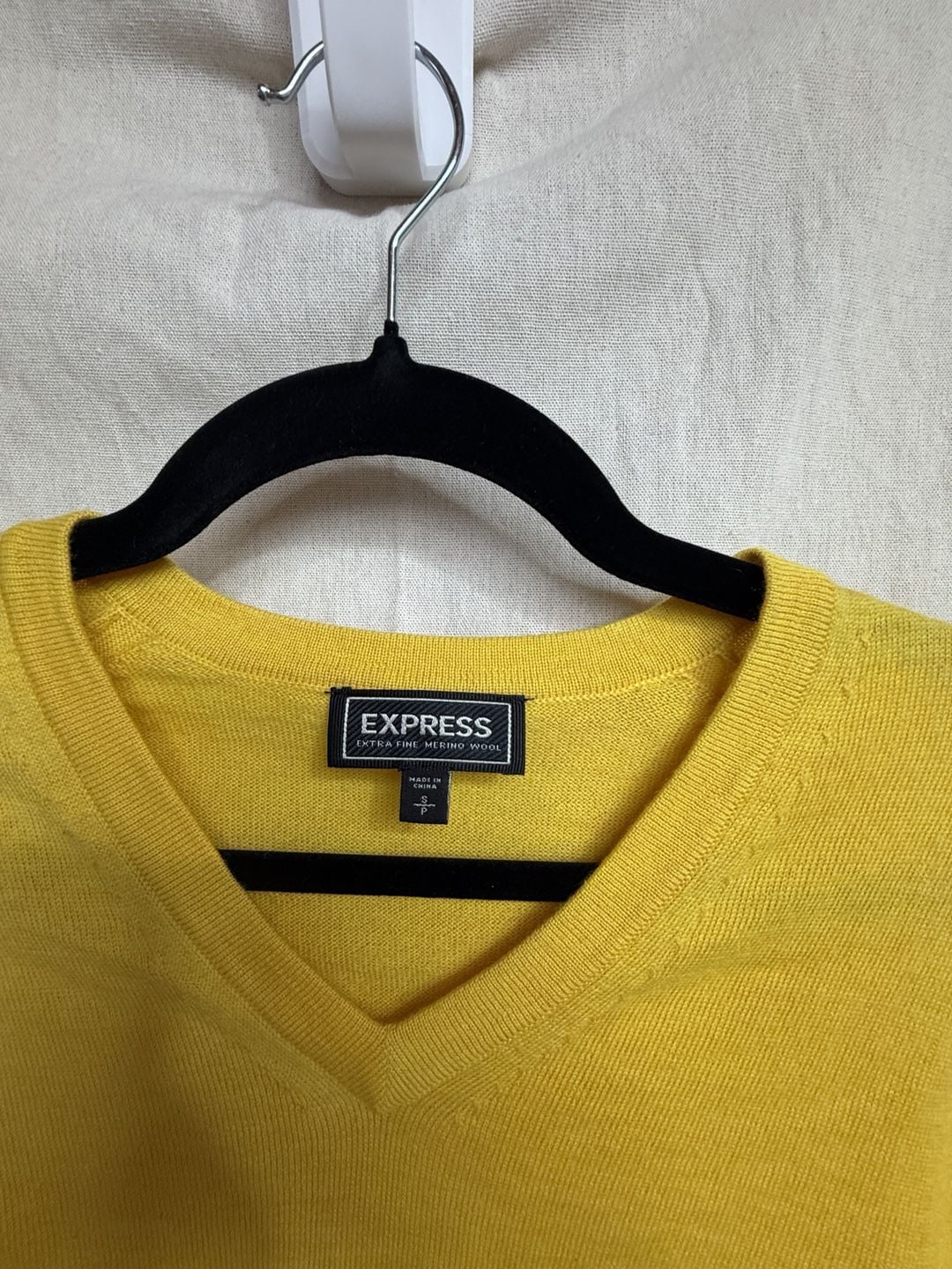 Express Extra Fine Merino Wool V-Neck Sweater Size S Yellow 3
