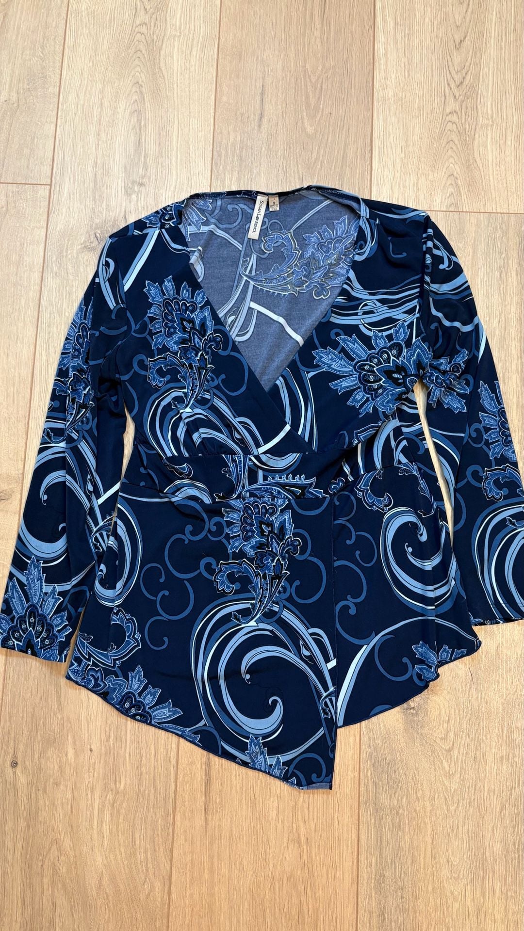 Susan Lawrence Wrap Blouse Size S Blue Floral Long Sleeve Top 3