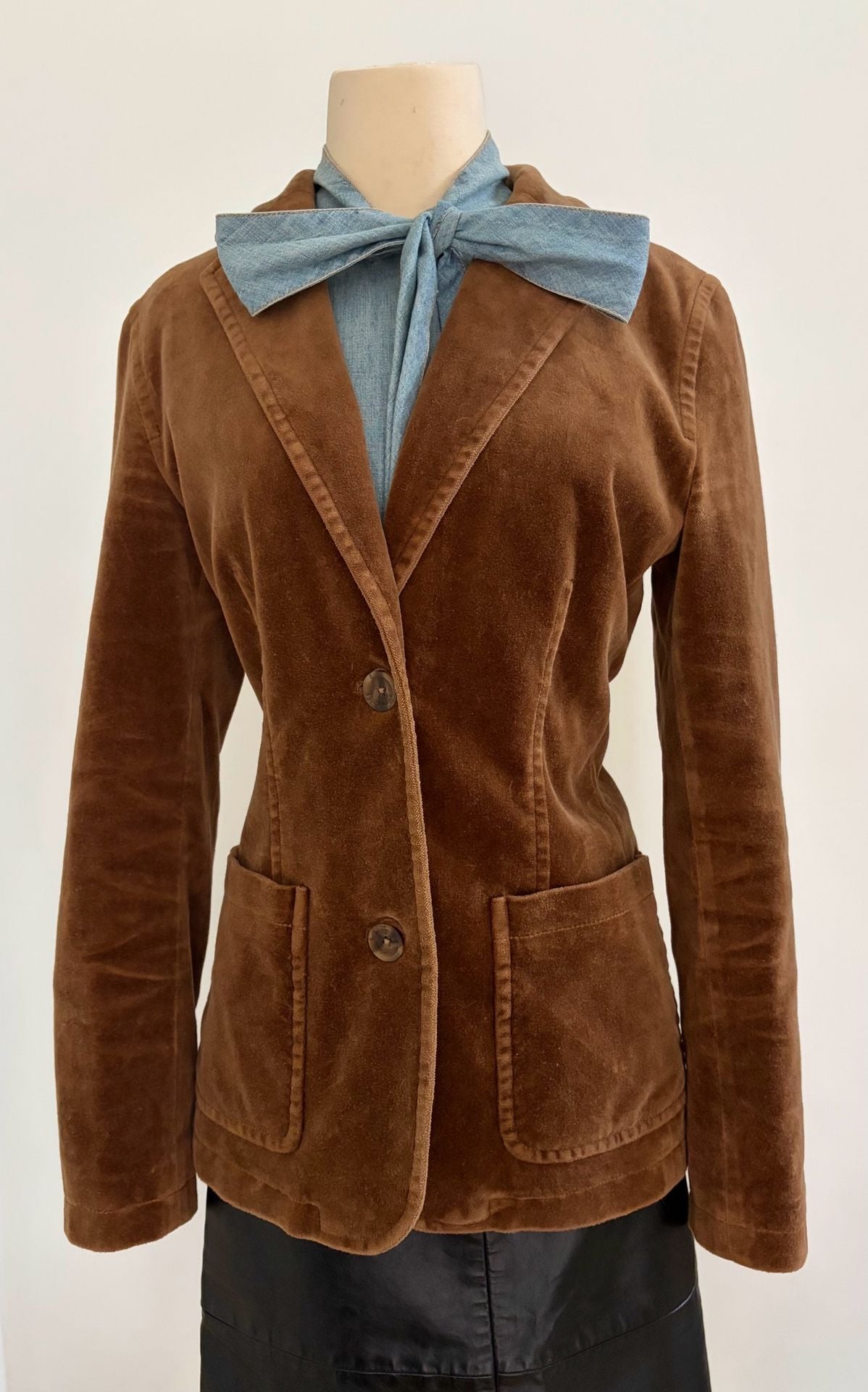 Vintage 2000 Y2K Velvet Fitted Jacket by Gap 11