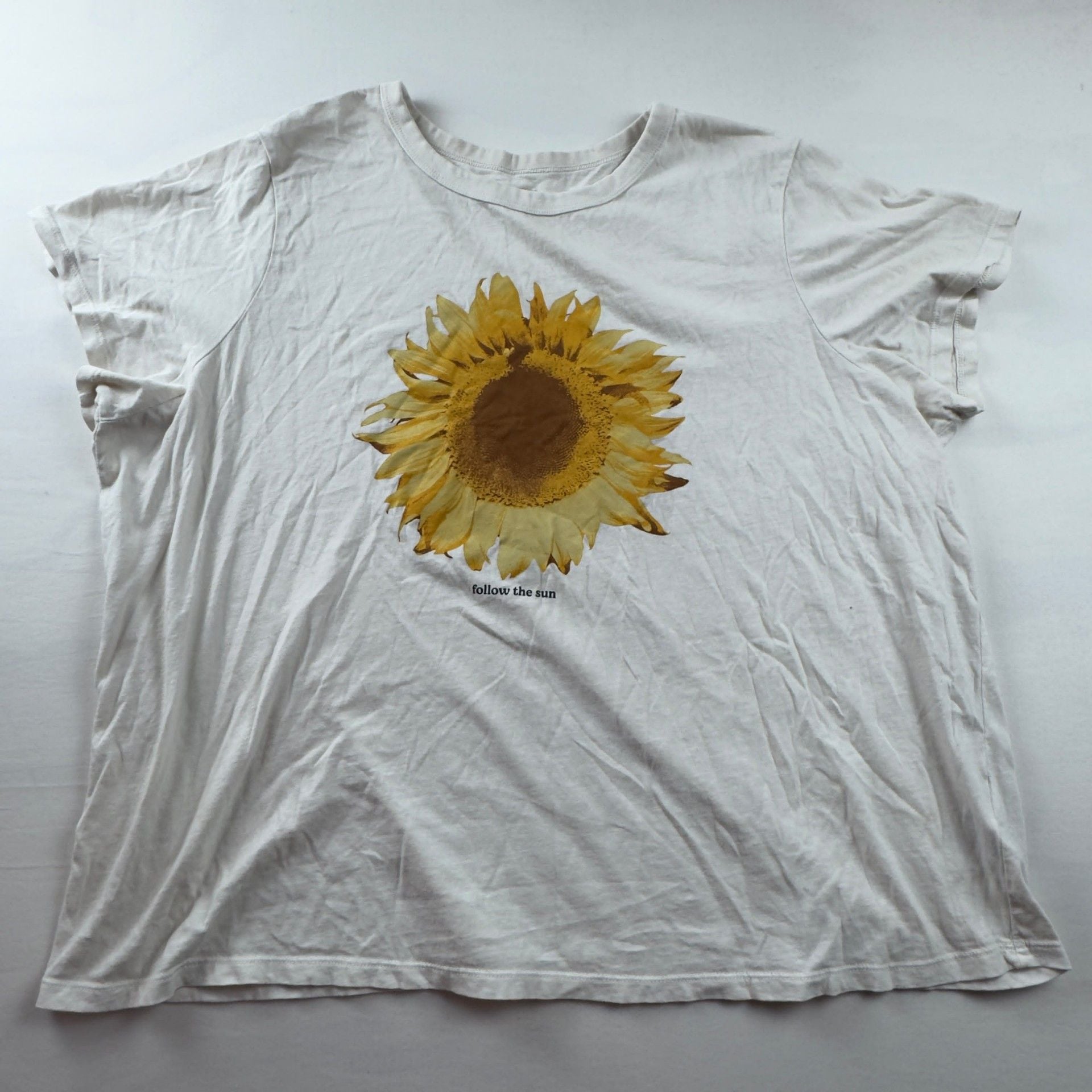 Graphic T-Shirt White Sunflower Follow The Sun 2