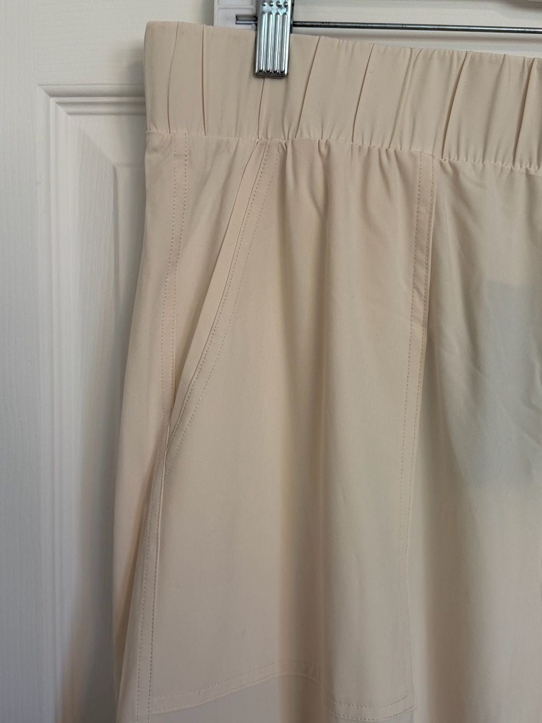 NWT Fabletics Daydreamer Cargo Pants Size XL Cream 5