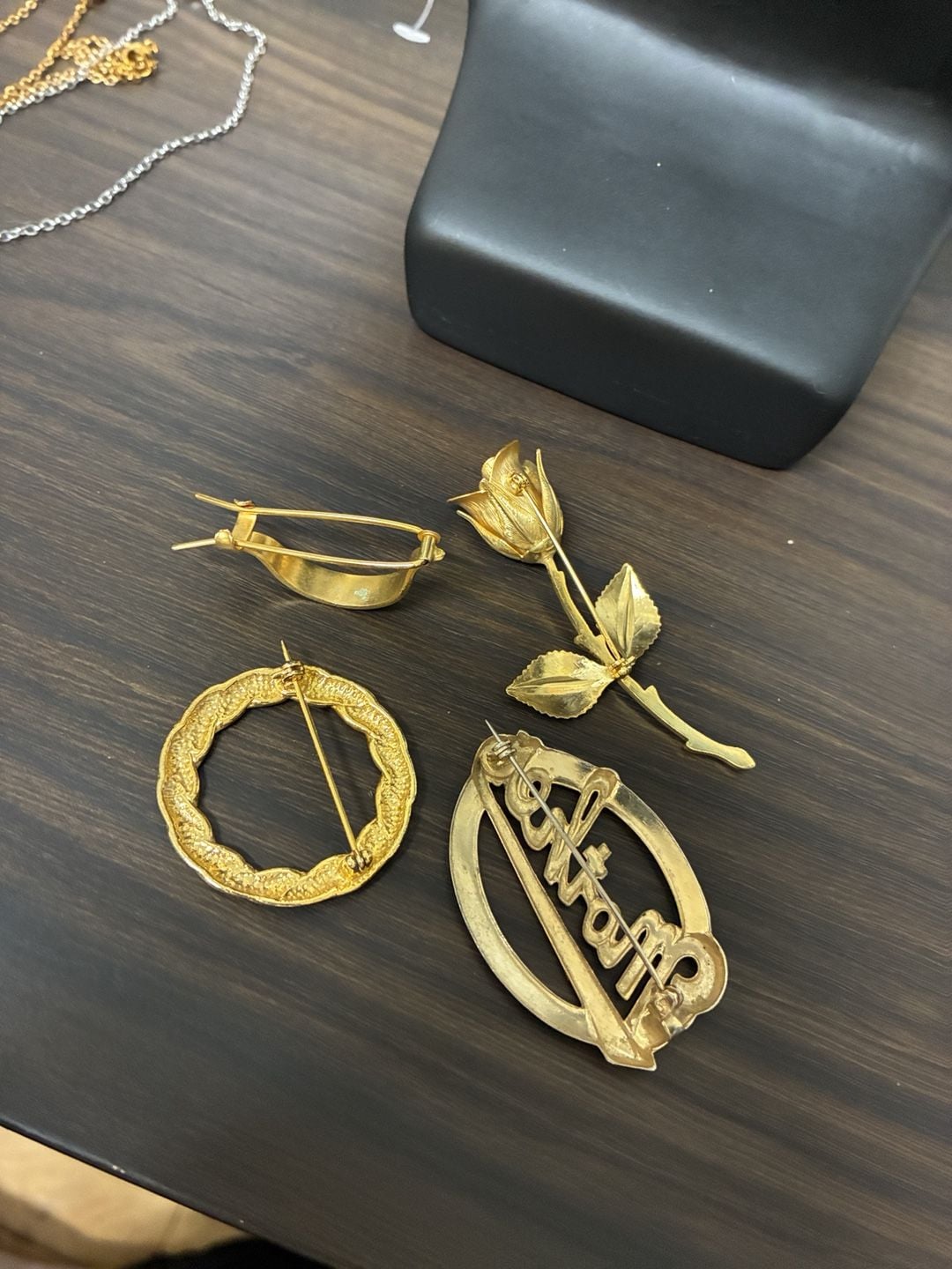 Vintage Gold Tone Brooch Pin Lot Set Of 4 Mother Rose Circle Scarf Clip 2