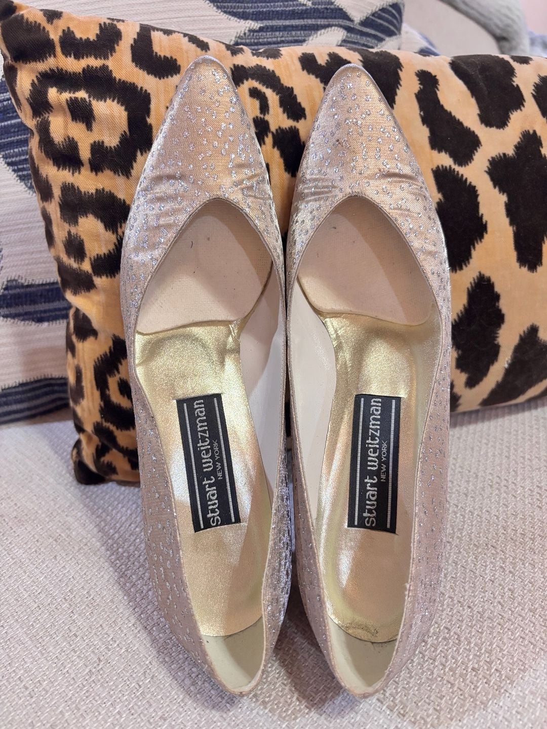 Vintage Stuart Weitzman Gold Glitter Kitten Heel Pumps Size 7 AA 7