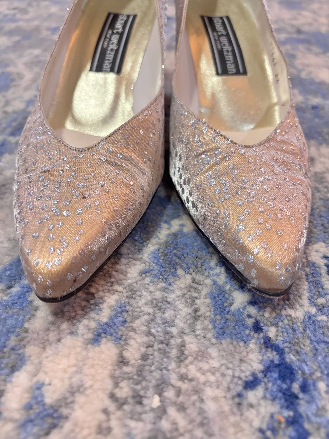 Vintage Stuart Weitzman Gold Glitter Kitten Heel Pumps Size 7 AA 8