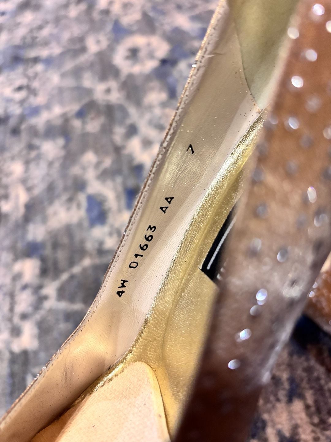 Vintage Stuart Weitzman Gold Glitter Kitten Heel Pumps Size 7 AA 9