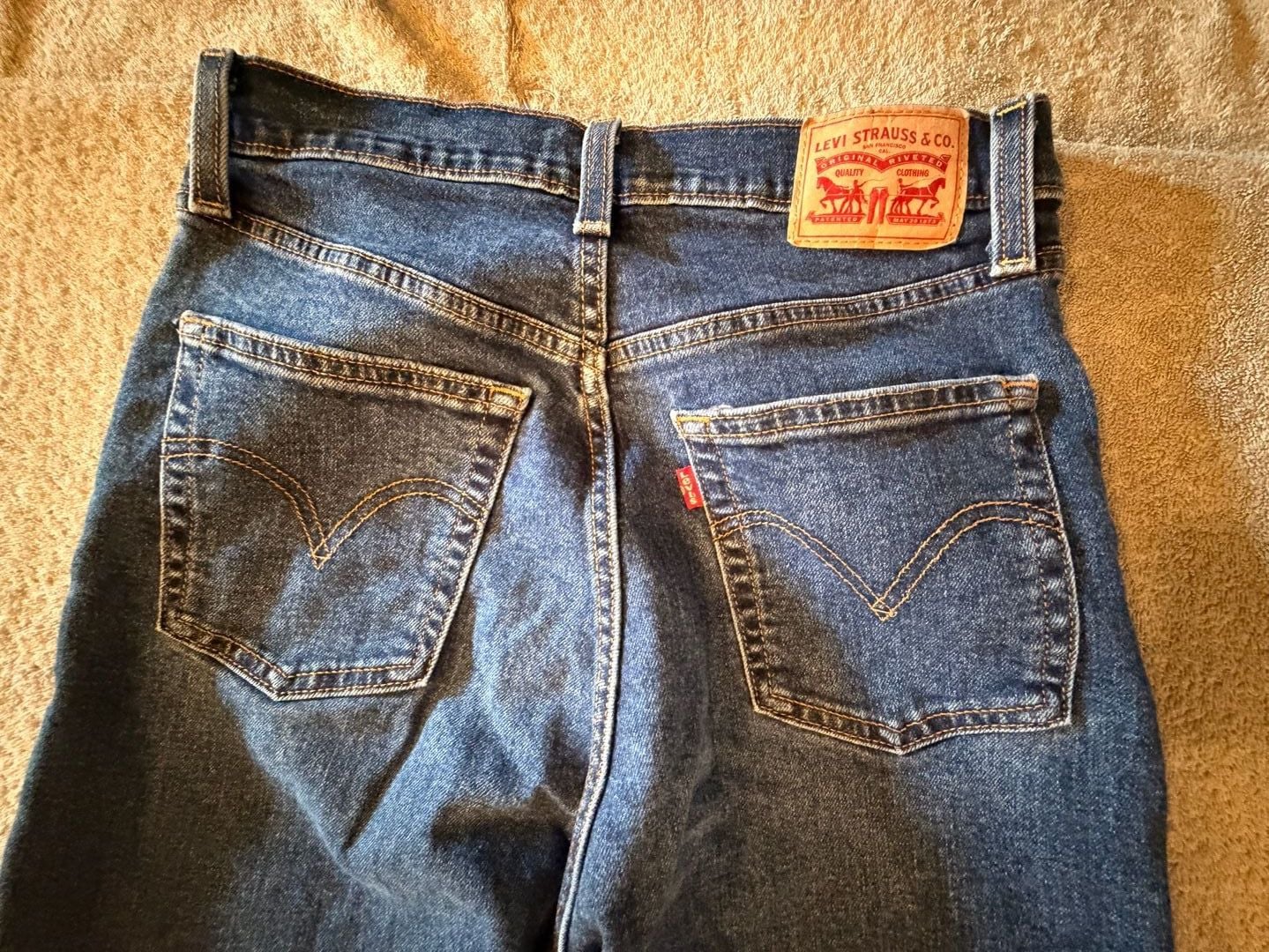 Levi's Ribcage Straight Jeans Size 30 Raw Hem Dark Wash 4